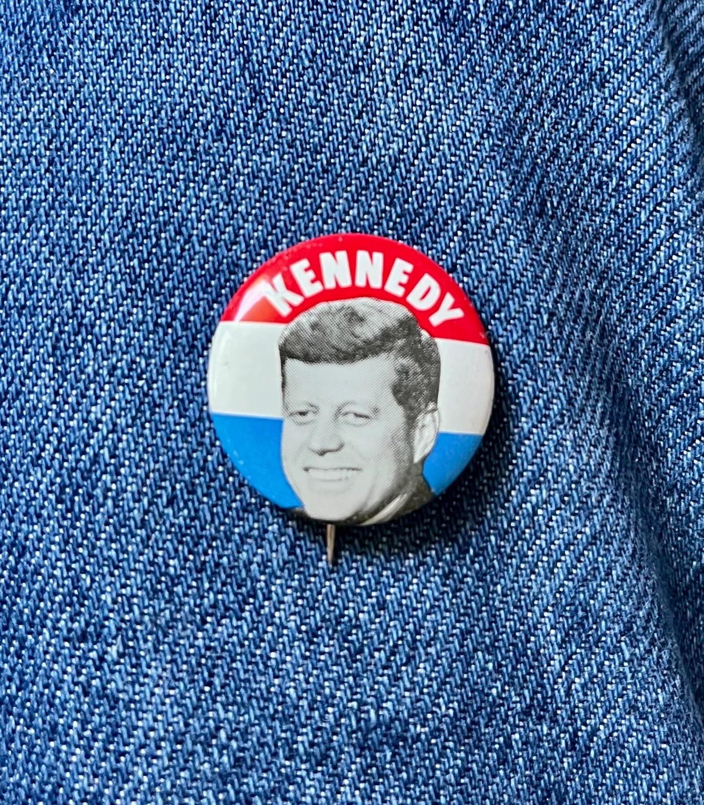1960 John F Kennedy Picture Pinback 1" Litho Hake # 47