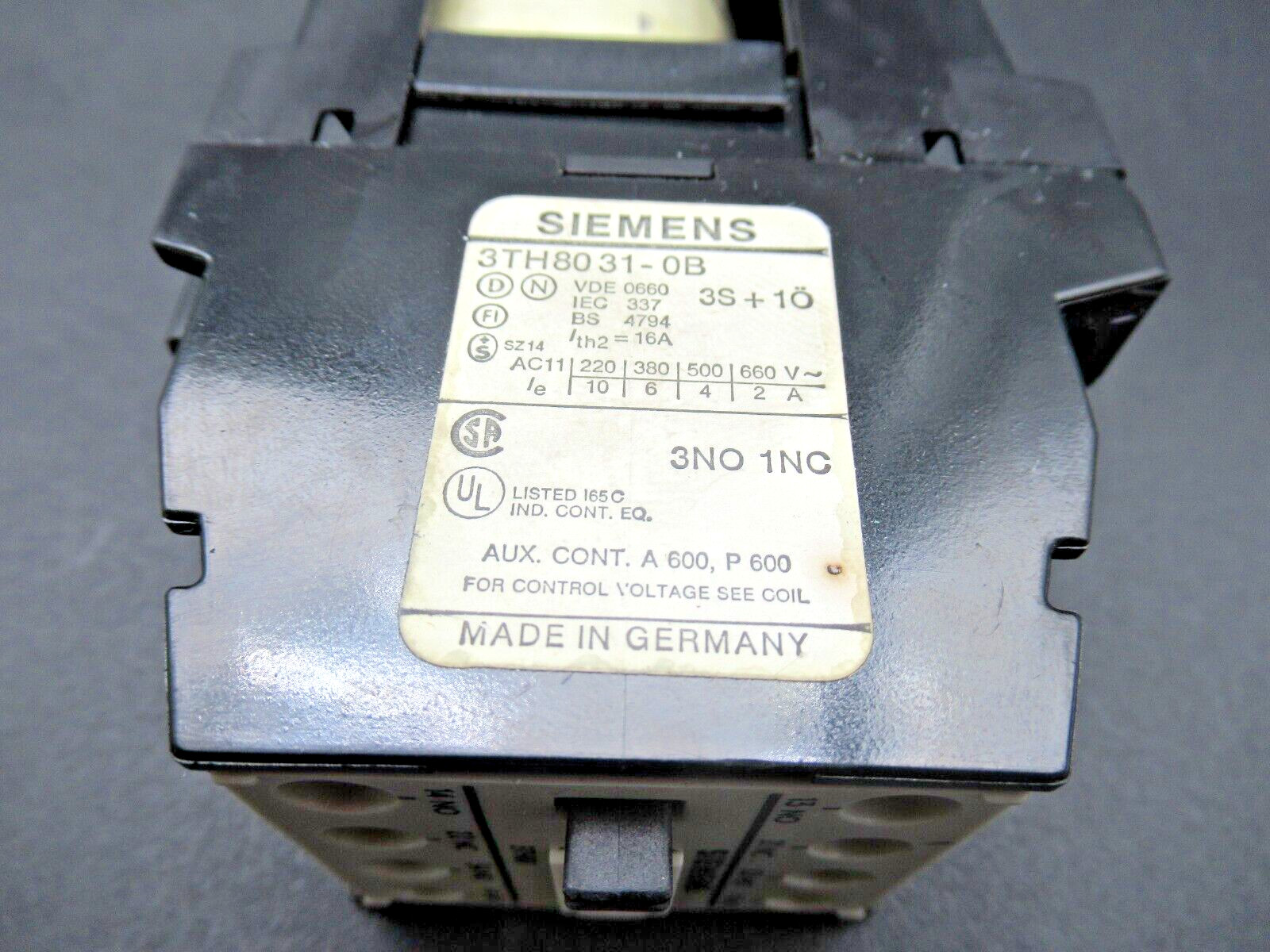 Siemens 3TH8031-0B Control Relay 24VDC *GREAT CONDITION*