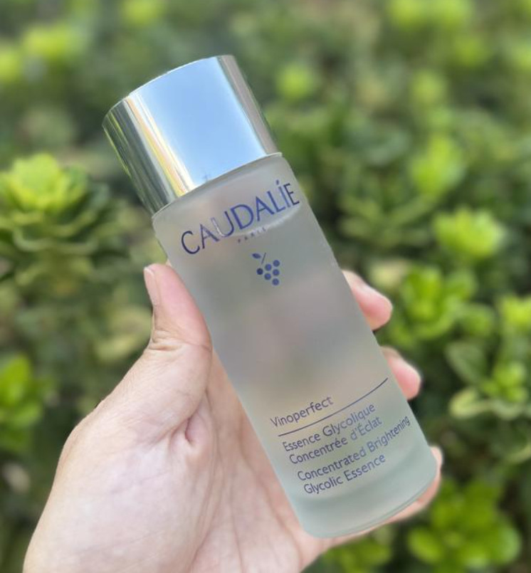 NIB 100%Authentic Caudalie Vinoperfect Brightening Glycolic Essence 100 mL