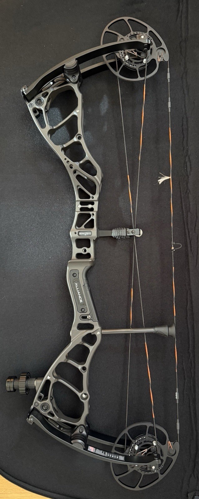 Bowtech Archery 2026 Compound Bow - Alliance 30  - RH - Stealth Grey - #70