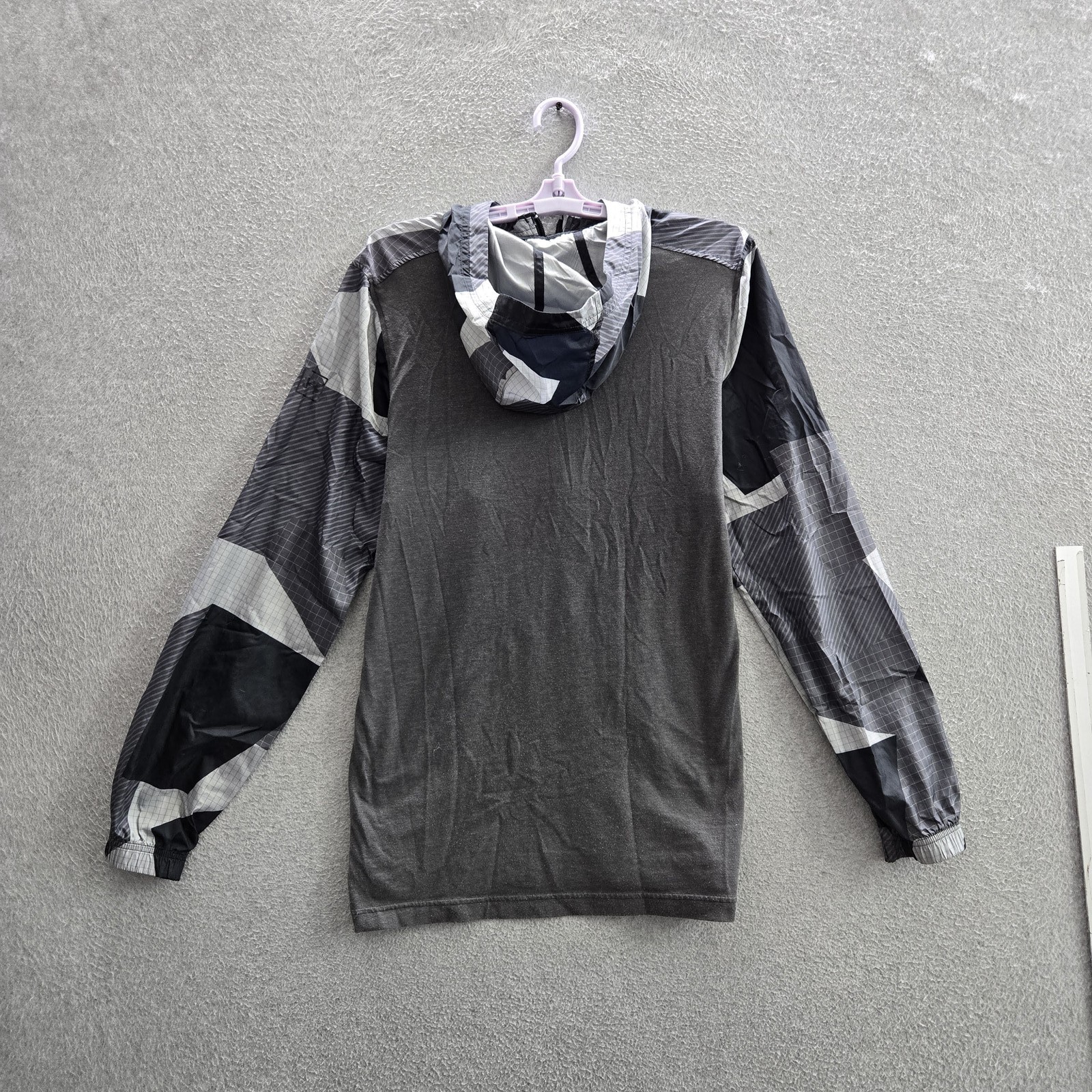 Under Armour Men Jacket SMALL Gray Geometric Activewear Anorak Fitted