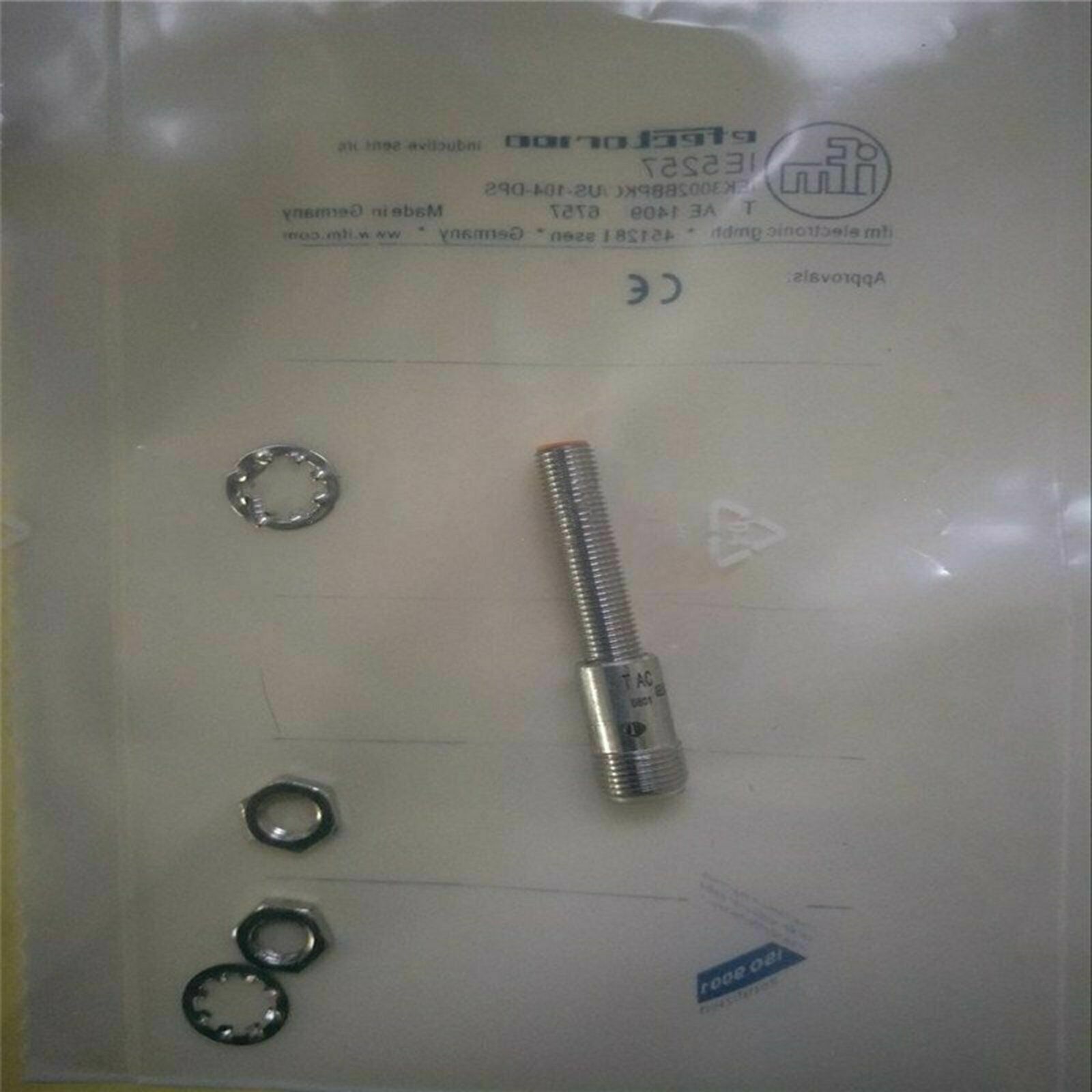IFM IE5257 IEK3002BBPKG/US-104-DPS Proximity Switch Sensor New