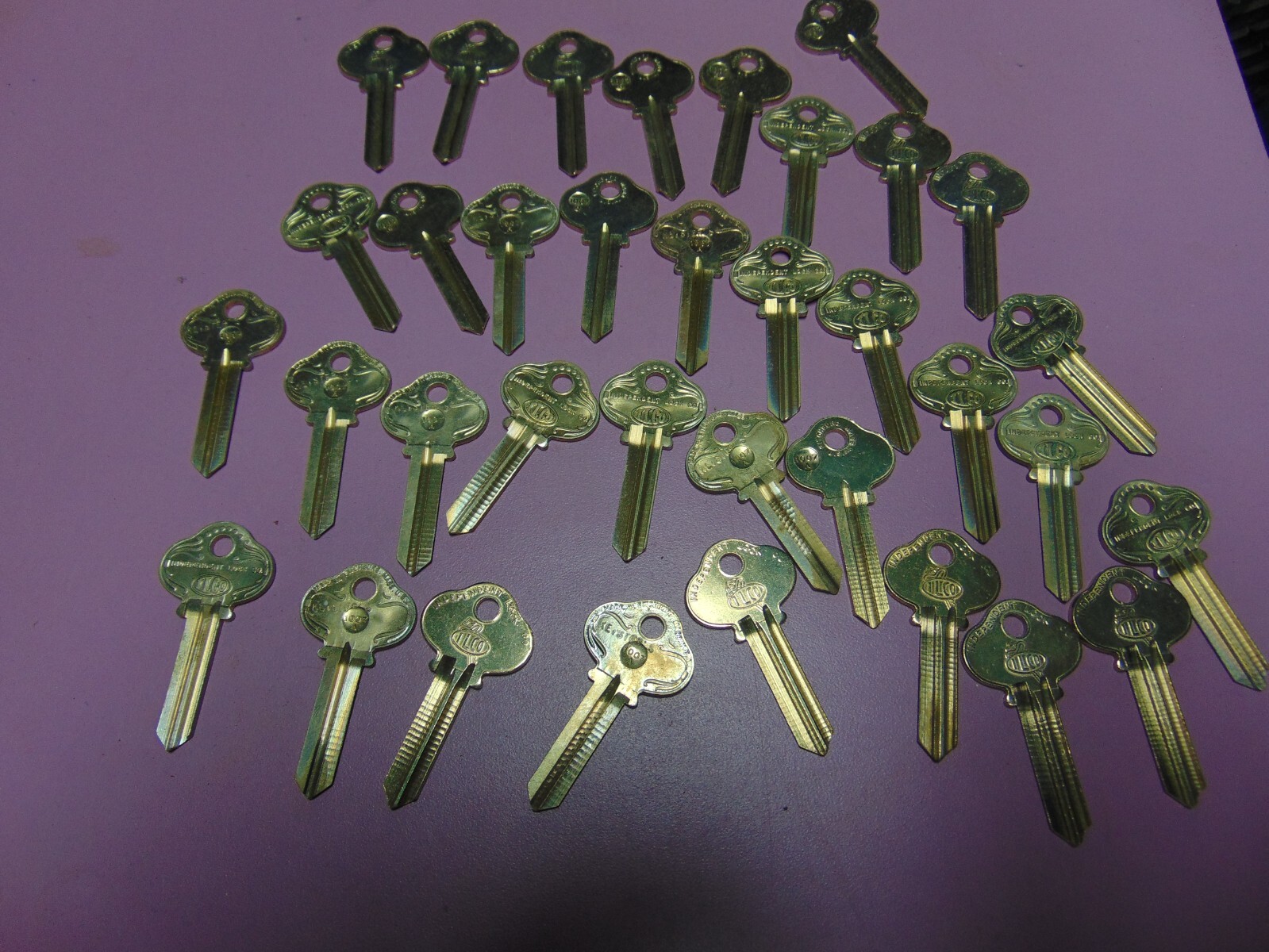 35  KEYS  SARGENT  1007 A   5  PIN KEYS BLANKS UNCUT       LOCKSMITH