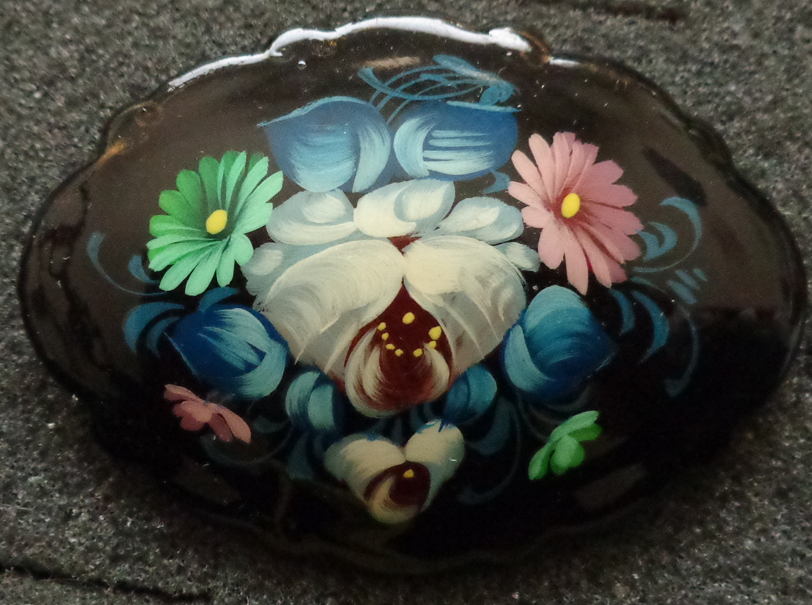 RUSSIAN WOOD HAND PAINTED FLOWERS PIN #41
