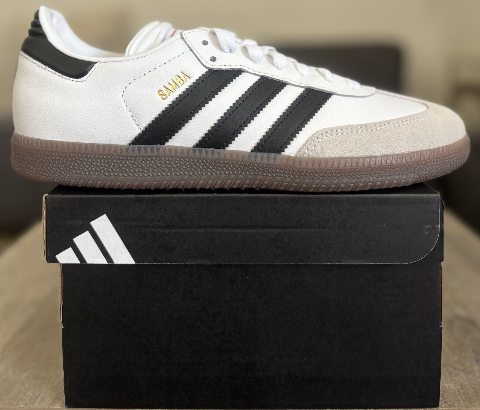 Size 10 - Adidas Samba Indoor Classic Cloud White Core Black Red Men IH6001 New
