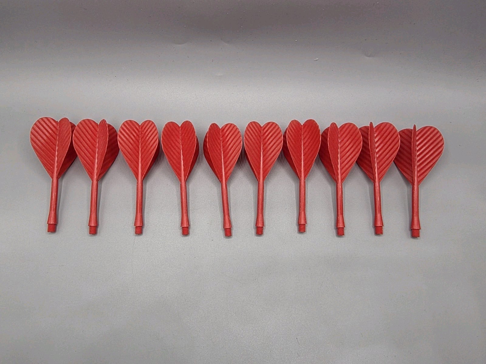 LOT OF 10 - 2BA CRINKLE MOULDED FLIGHTS - RED