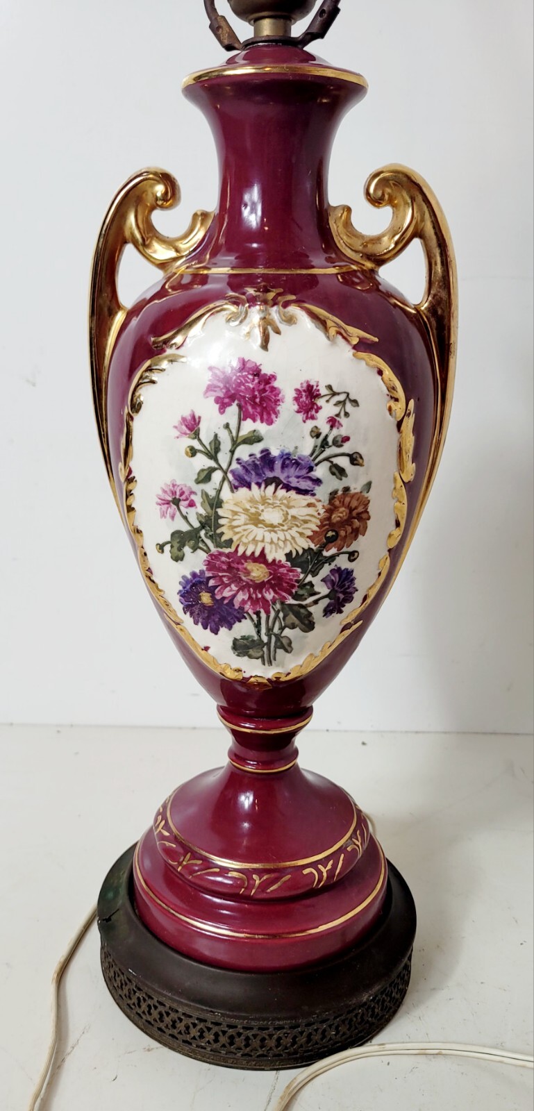 Vintage Red Ceramic Victorian Flower Table Lamp