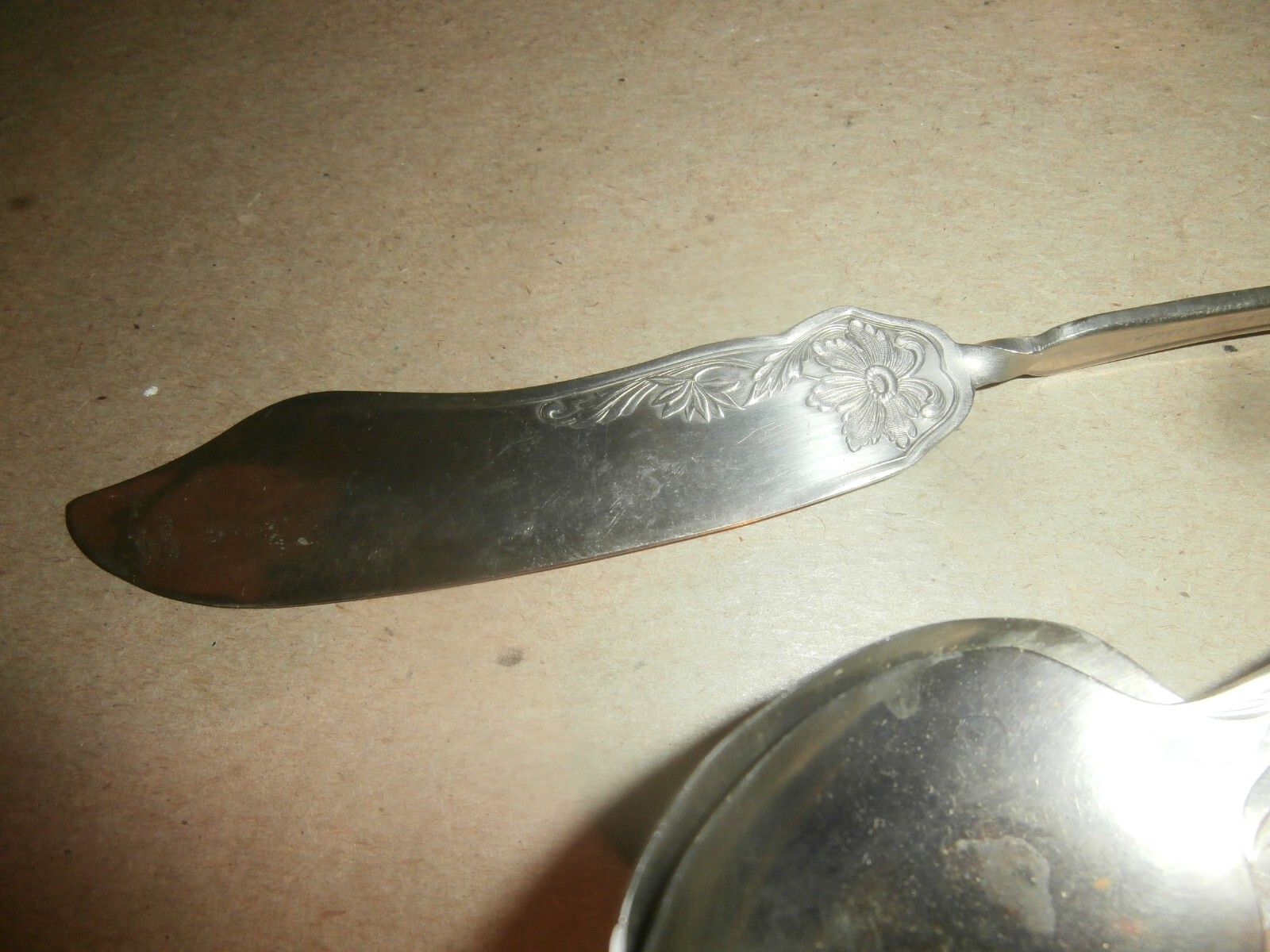 26 Pc Vintage Rogers Nickel Silver Flatware Set w/ Flowers