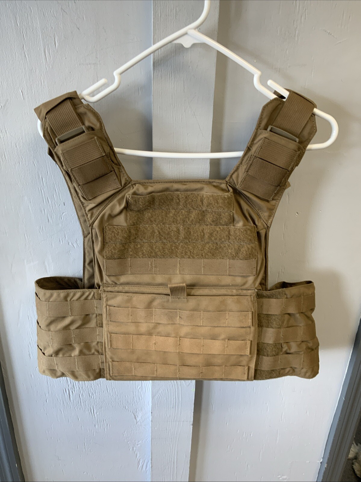 T3 Tomahawk Plate Carrier, coyote Medium No Armor plates not included