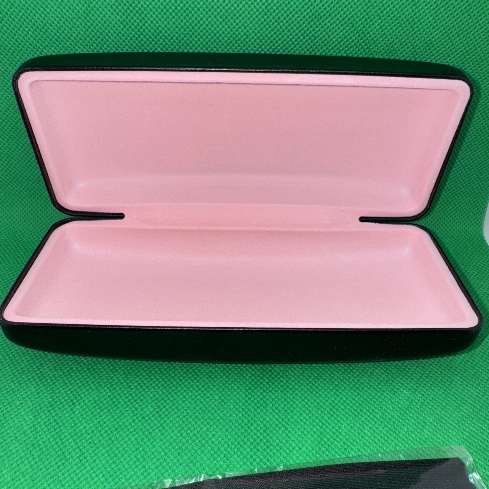 NEW AUTHENTIC JUICY COUTURE EYEGLASS CASE BLACK w/ CLOTH