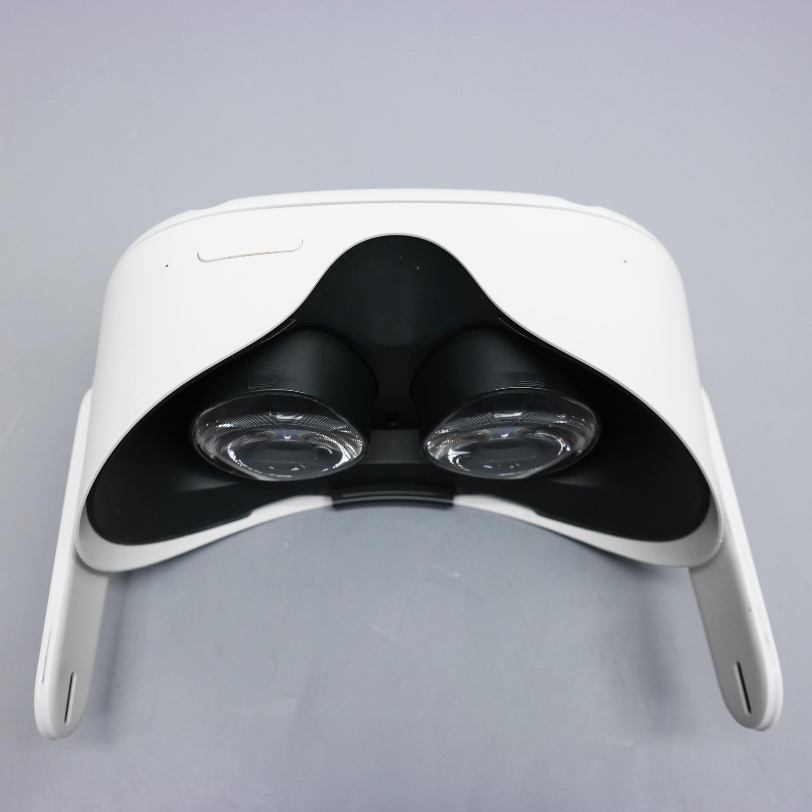 Meta Quest 2 128GB Advanced All-In-One VR Headset ISSUE
