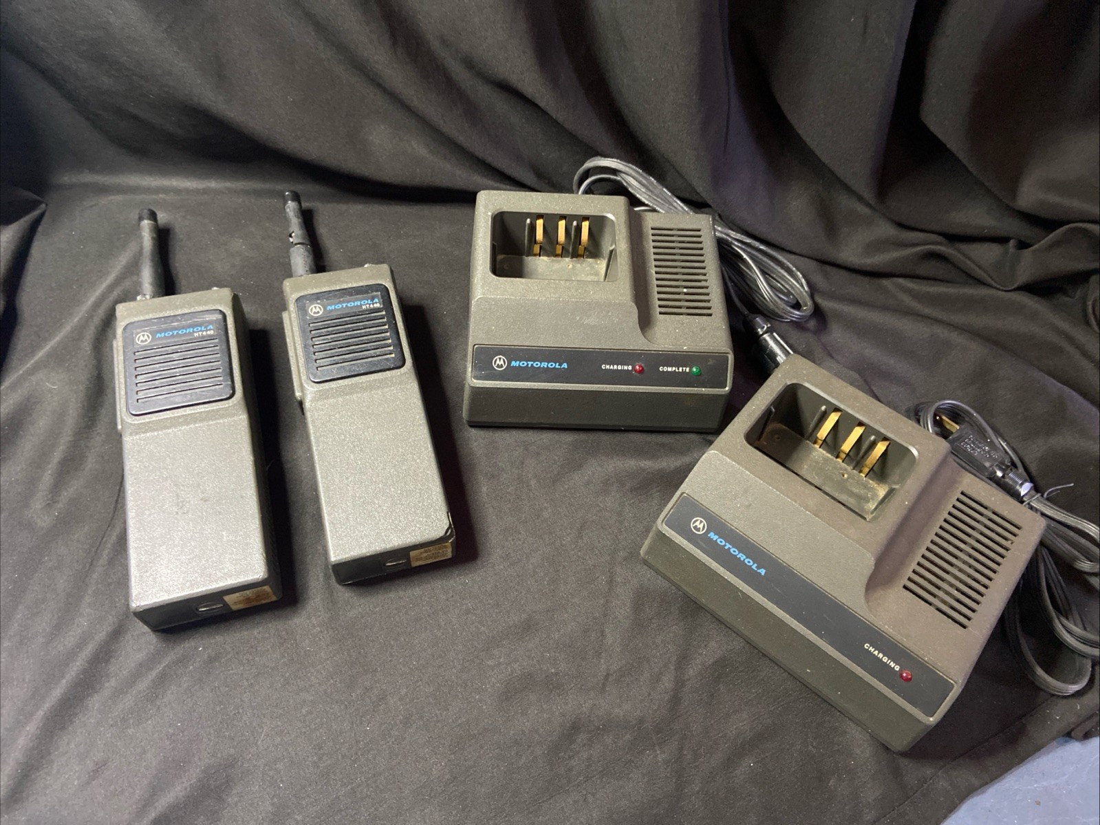 Lot of 4 pcs. Vintage Motorola HT440 Handheld Walkie Talkie Radios & Chargers