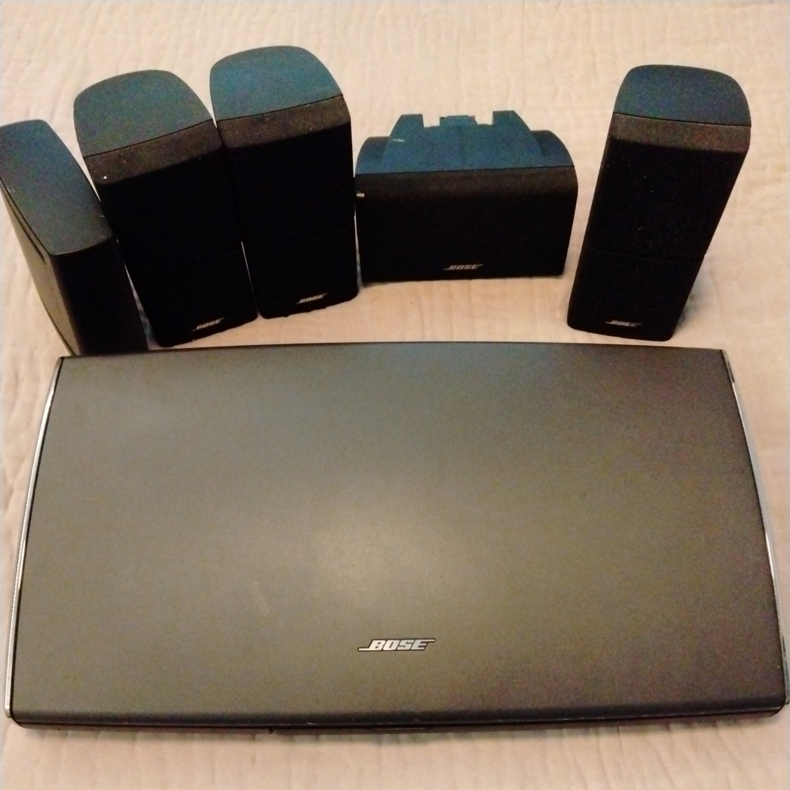 Bose Lifestyle AV35 Console and 4 Speakers And SL2 Transmitter No Adapters