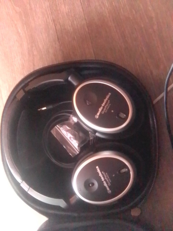 Audio Technica ATH-ANC7 QuietPoint Active Noise Cancelling Headphones