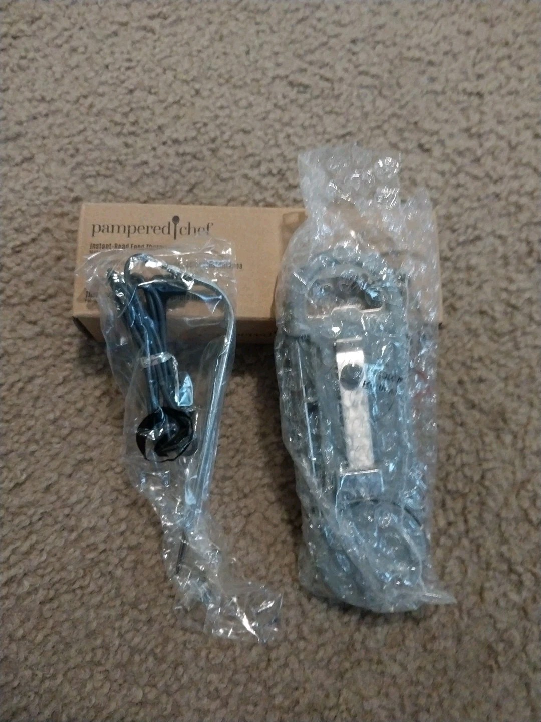NIB Pampered Chef Instant Read Food Thermometer 100121 Digital-40˚-F482˚F Magnet