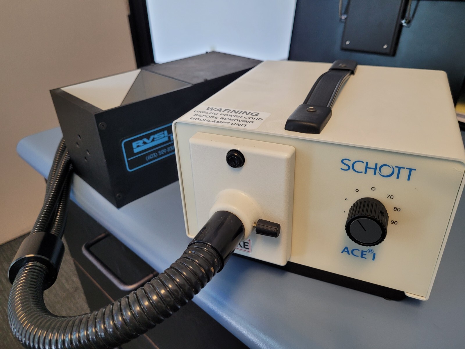 RVSI/NER 210100 & Schott ACE 1 Optic Light Source Bundle