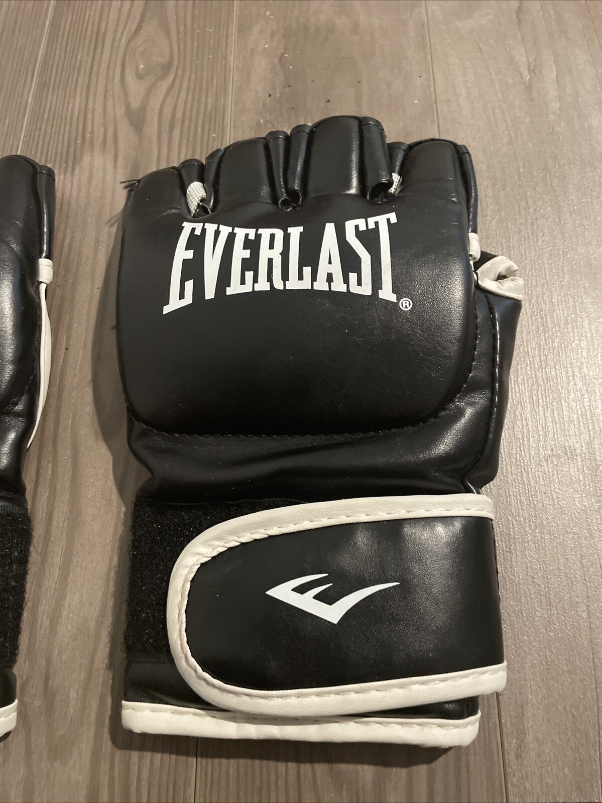 Everlast Grappling MMA Sparring Gloves, Black Size Large Extra Large