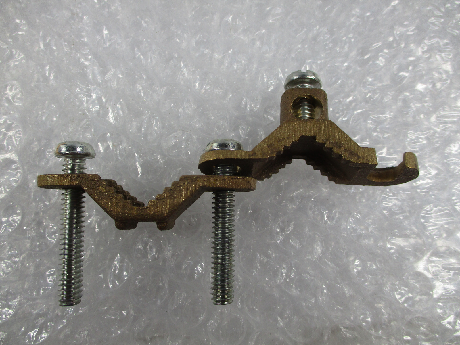 THOMAS & BETTS J 0000110300 GROUND CLAMP NSNP
