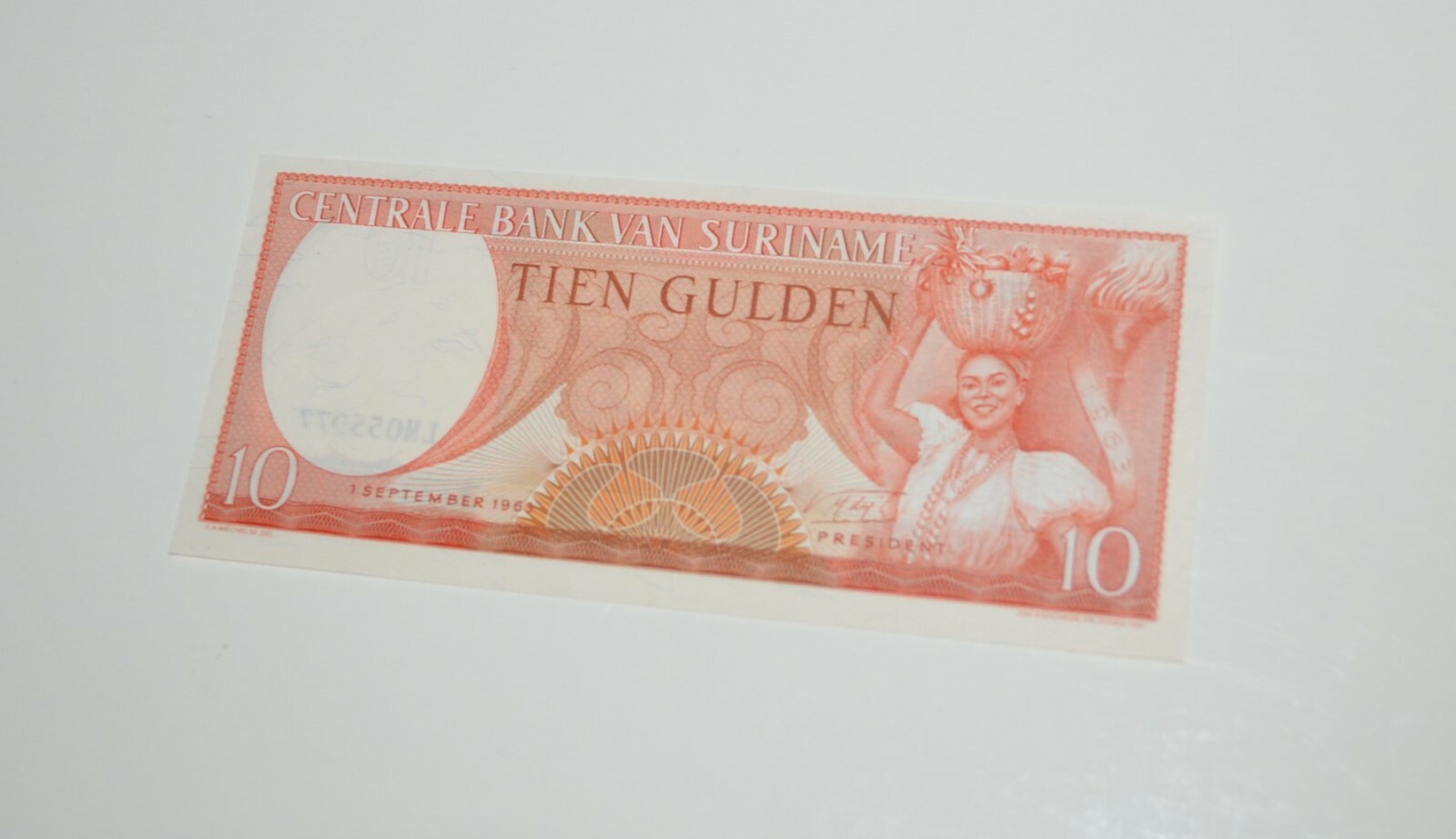 1963 Suriname Surinam 10 Gulden Banknote UNCIRCULATED