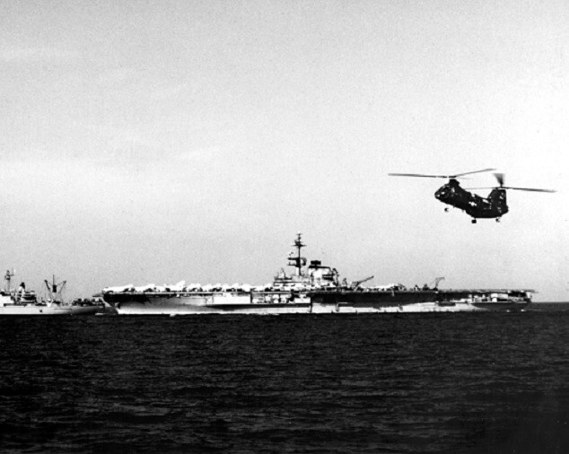 USS Franklin D. Roosevelt with Stores Ship USS Rigel 8x10 Vietnam War Photo 11a