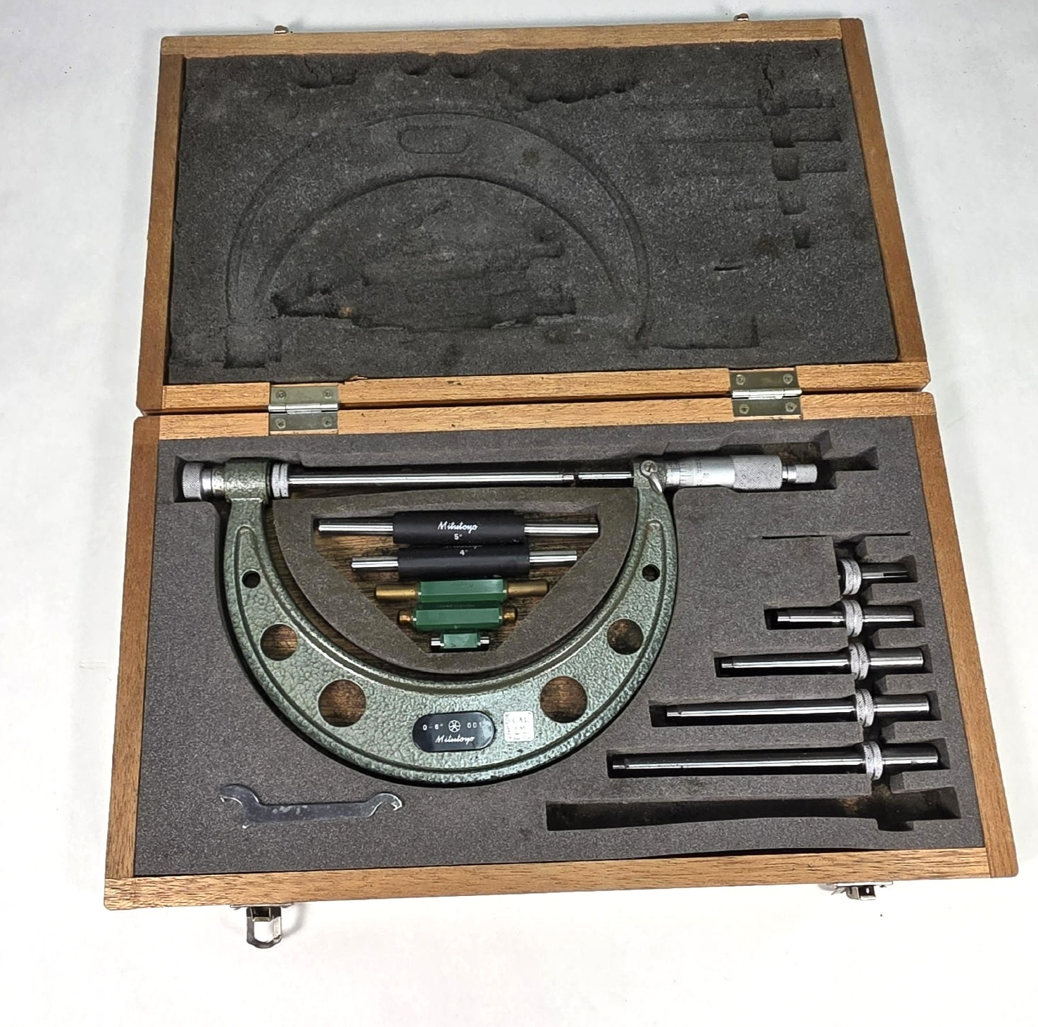 Mitutoyo 104-137 0" To 6" Interchangeable Anvil Outside Micrometer Set W/ Box
