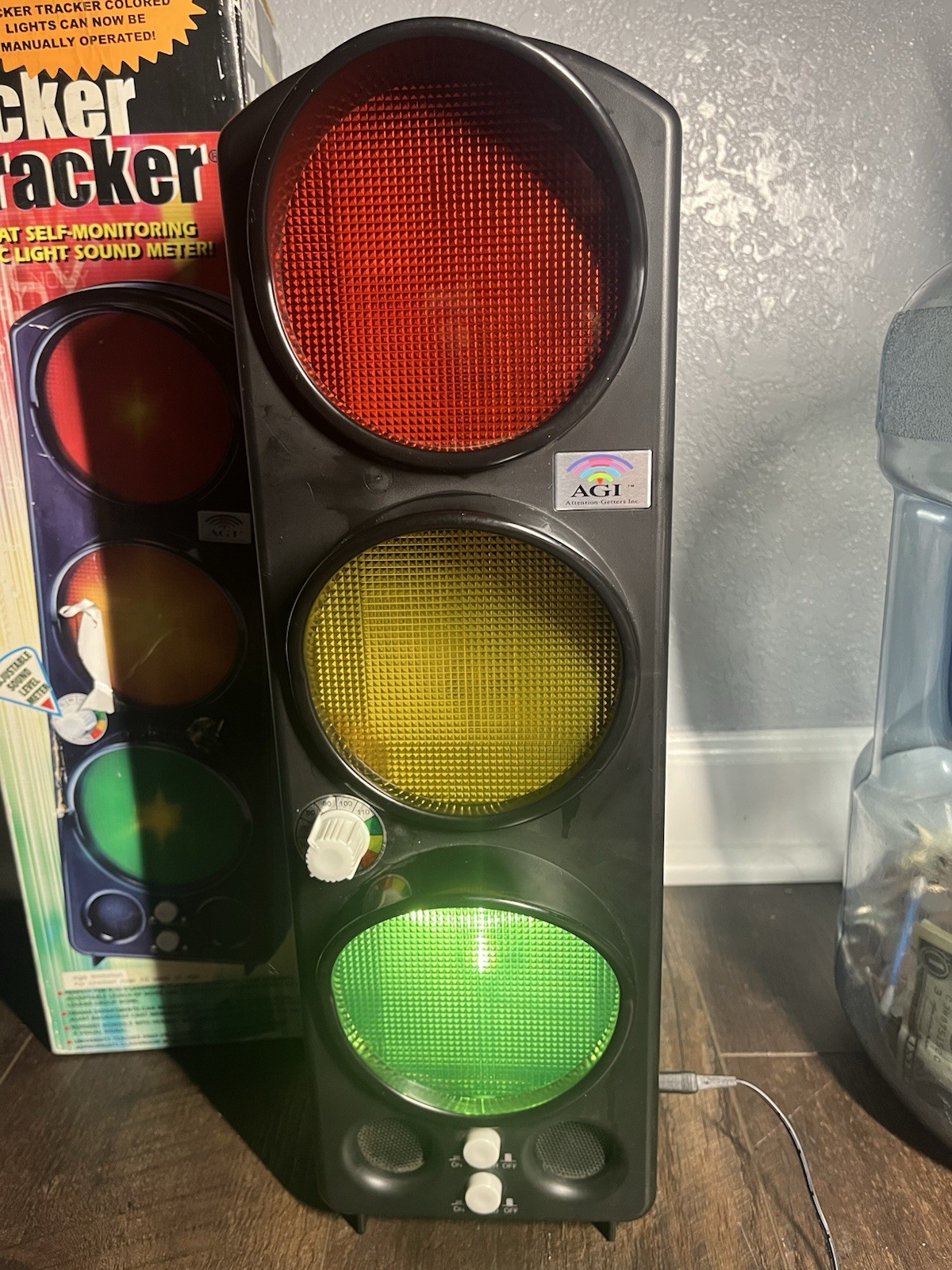 ORIGINAL TAG2001 YACKER TRACKER SIGNAL LIGHT SOUND METER