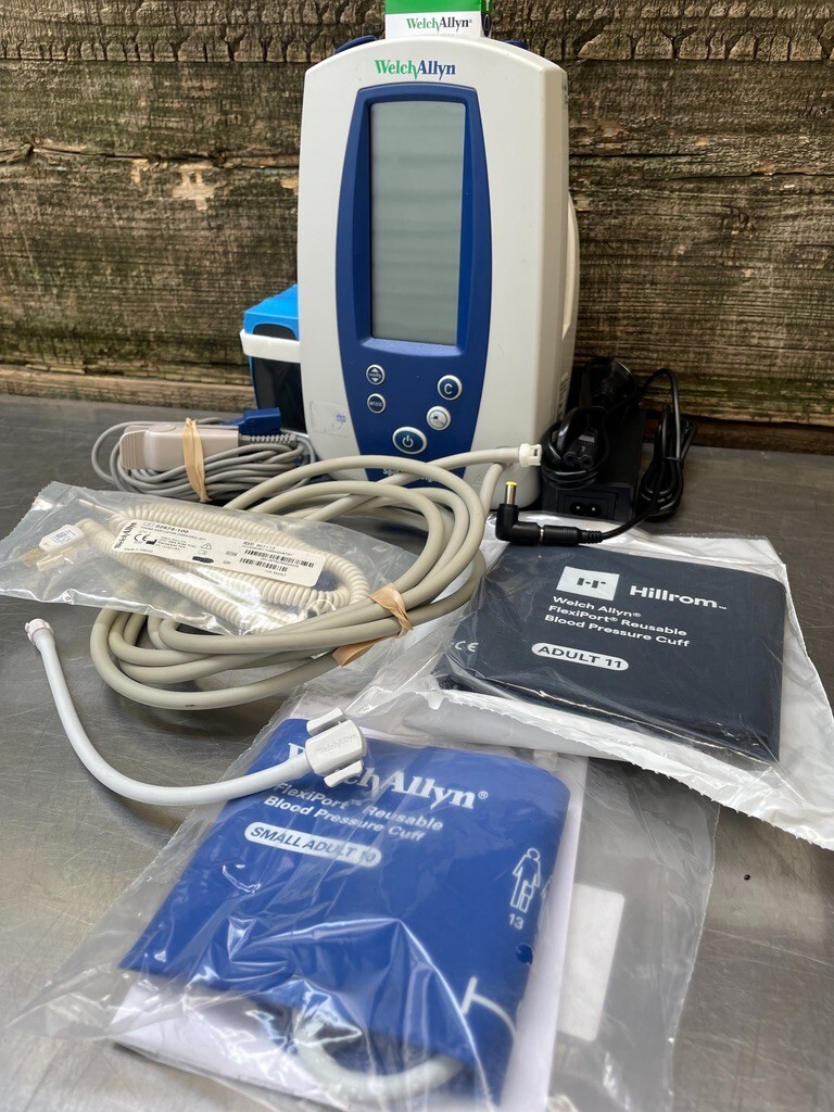 Welch Allyn 420 Spot Vital Signs Monitor 42NTB w/ SpO2 & NEW Batt, Temp, Cuffs +