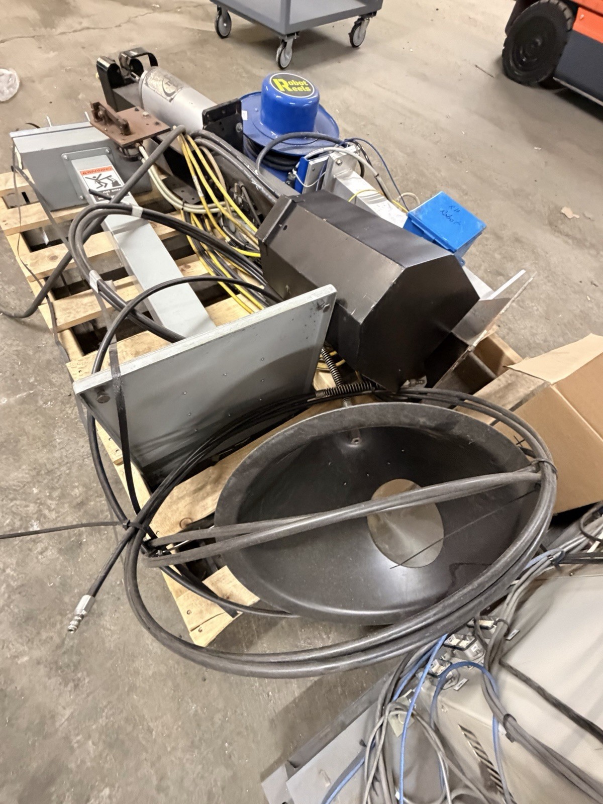 MOTOMAN HP50-20 Welding Robot NX100 Control