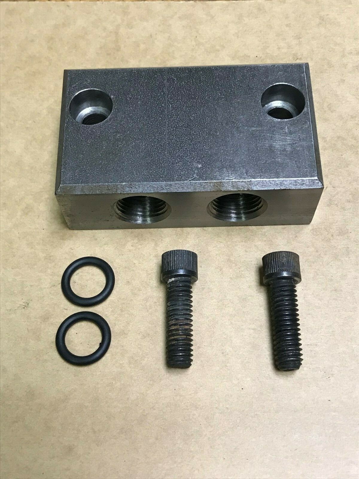 Char Lynn Eaton power steering torque generator port block #95 fits S101-S217