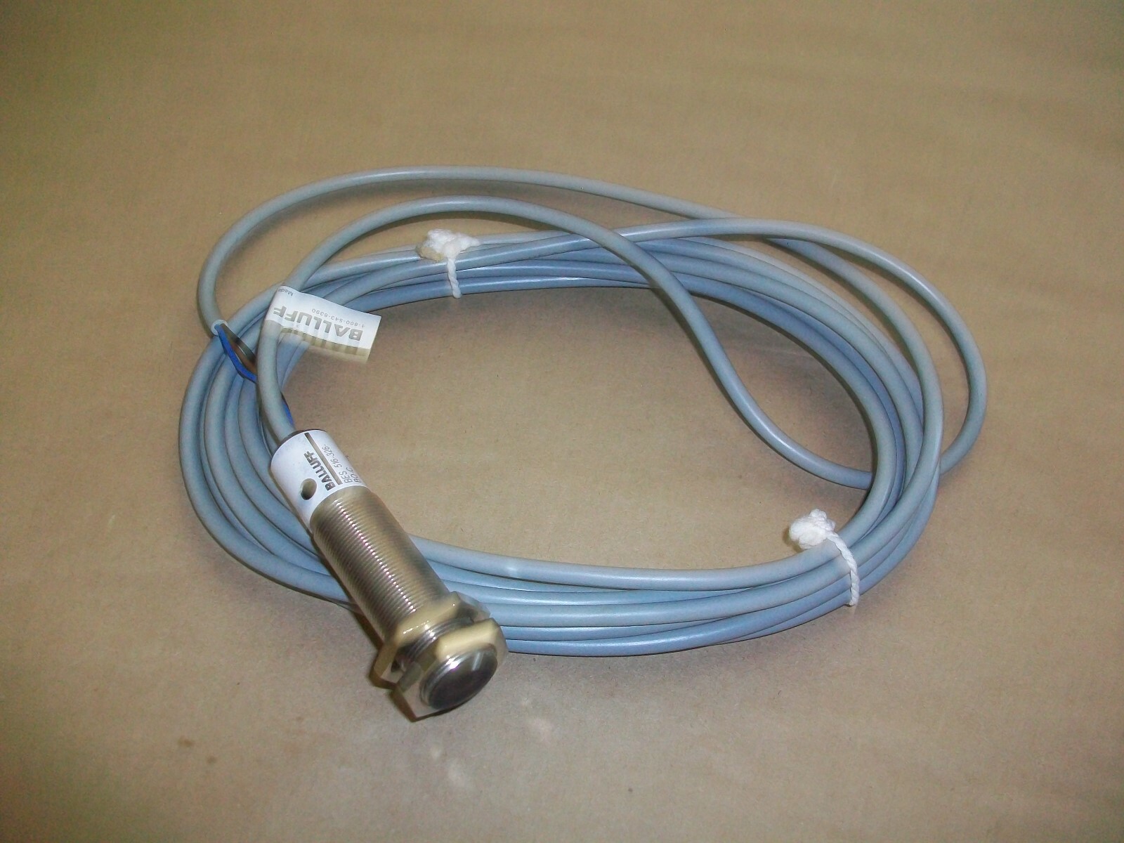Balluff Proximity Sensor BES 516-326-B0-C  10-30VDC   5mm Sensing  NEW