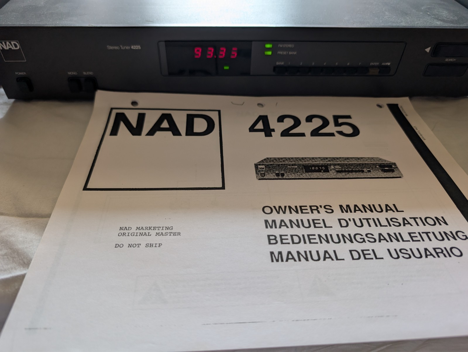 NAD 4225 Stereo FM Tuner with Manual TESTED