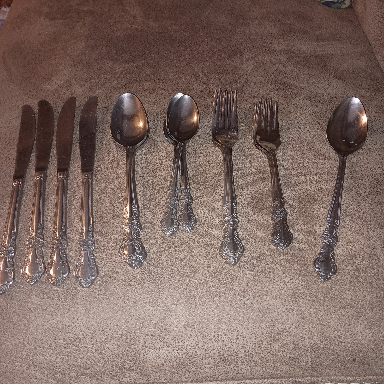 Ekco Eterna Mary Graham 21 Piece Stainless Flatware Set Service for 4