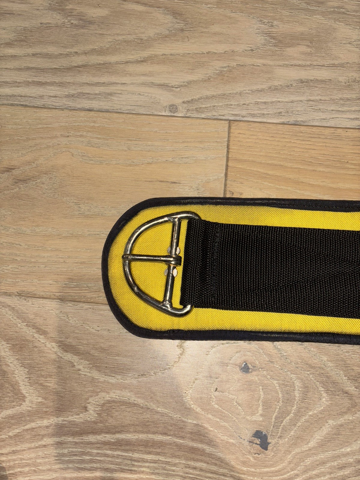 30” Triple E Yellow Felt Back Western Cinch