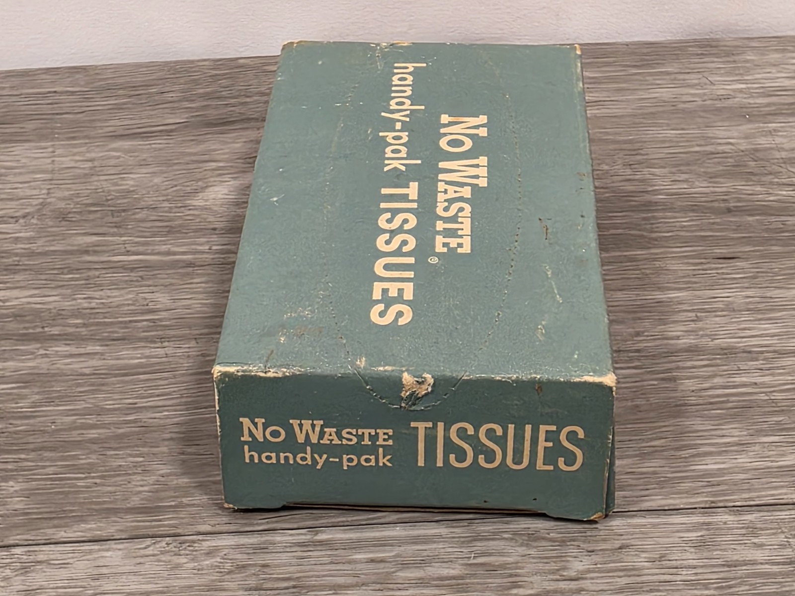 Vintage No Waste Handy-Pak TISSUES