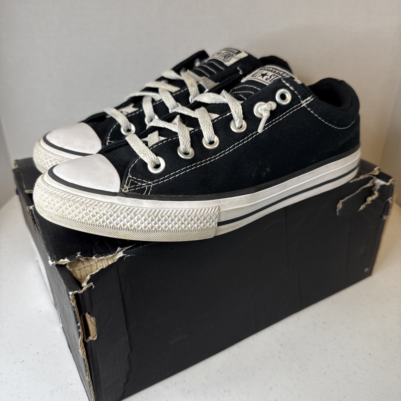 Converse Big Kids Unisex 6 Black Chuck Taylor All Star Street Low Sneakers👀🔥