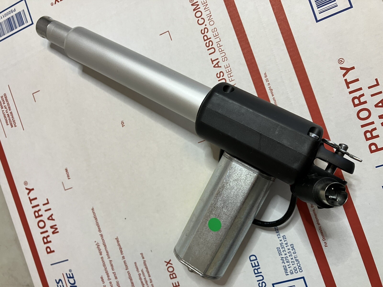 TA9-2060-002 & 2-pins La-Z-Boy Actuator TiMotion 10.000075.0002 or TA4-2060-002