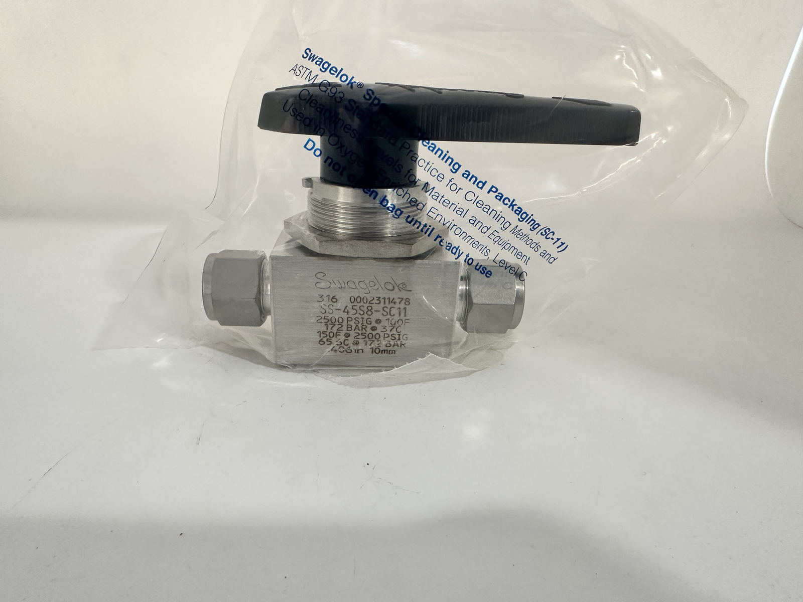 SS-45S8-SC11 Swagelok 1/2" 40 Series Ball Valve, Cleaned for O2 Service