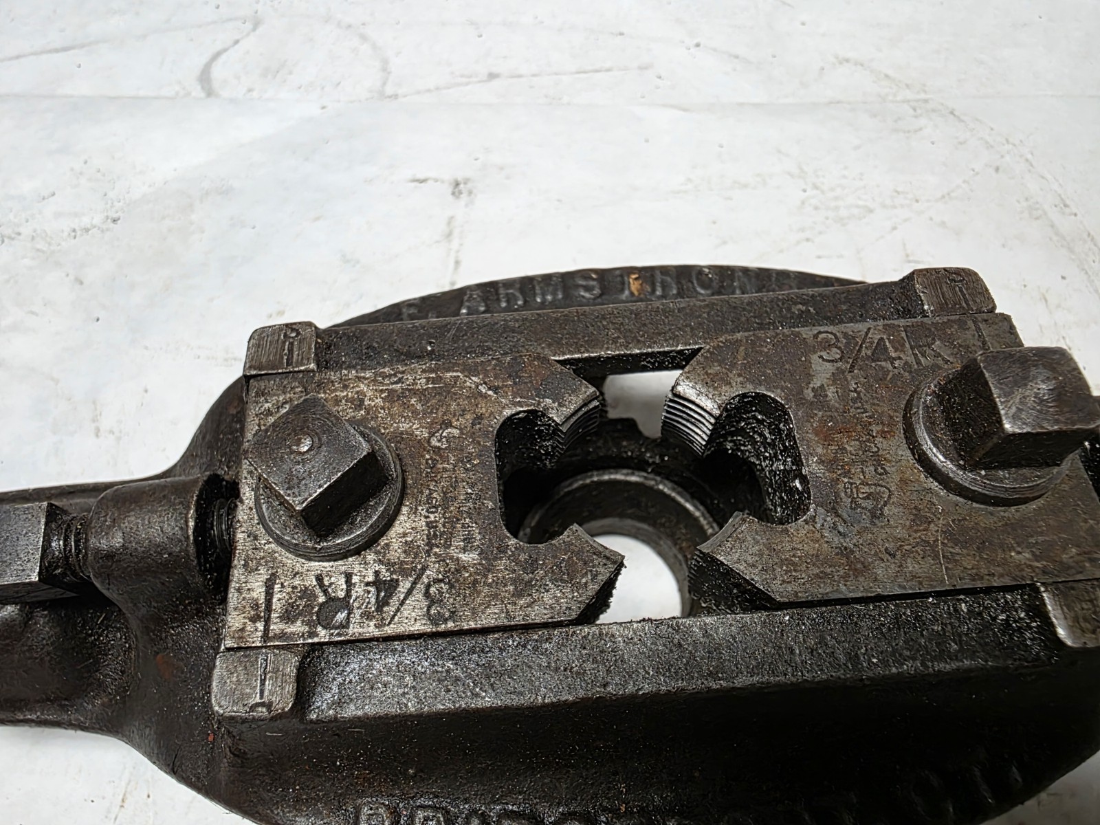 Vintage Armstrong No. 2 Adjustable Pipe Threader with 3/4" Dies