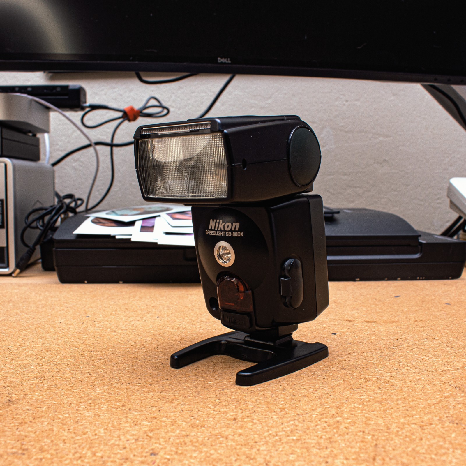 Nikon SB-80DX Speedlight Flash w/Diffuser, Outer Shell