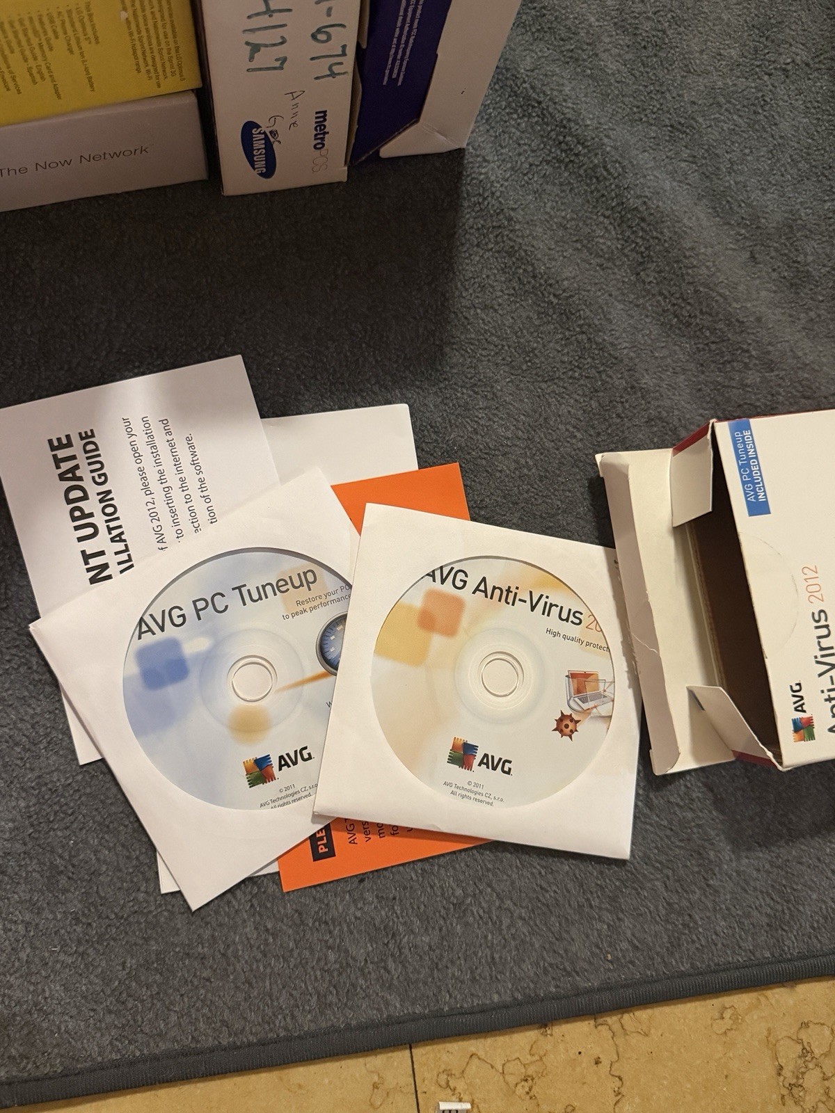 AVG Anti-Virus 2012 Antivirus Software CD for Windows 7/Vista/XP 3 PCs 1 Year