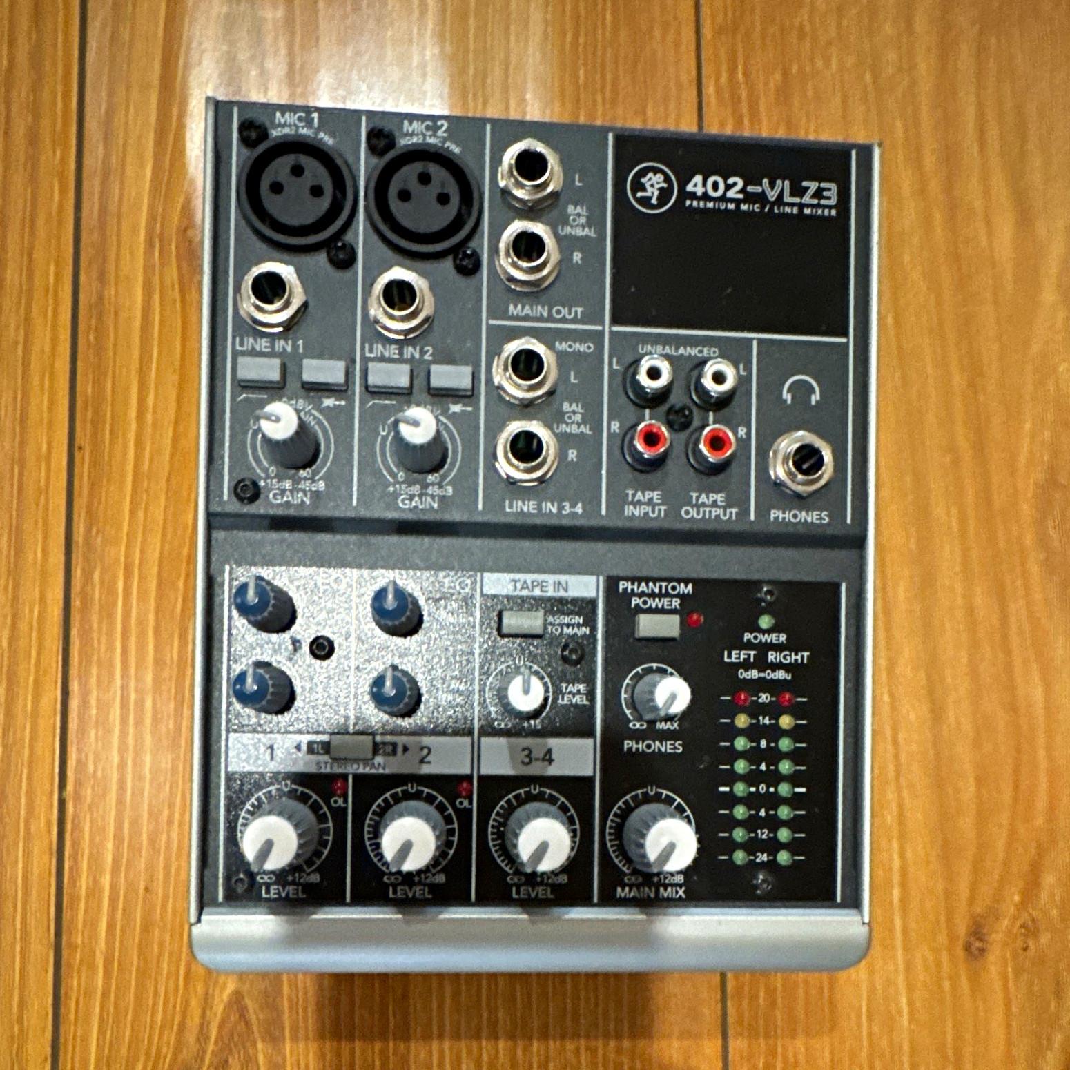 Mackie 402-VLZ3 4-Channel Analog Desktop Mixer Phantom Power w/ Bag