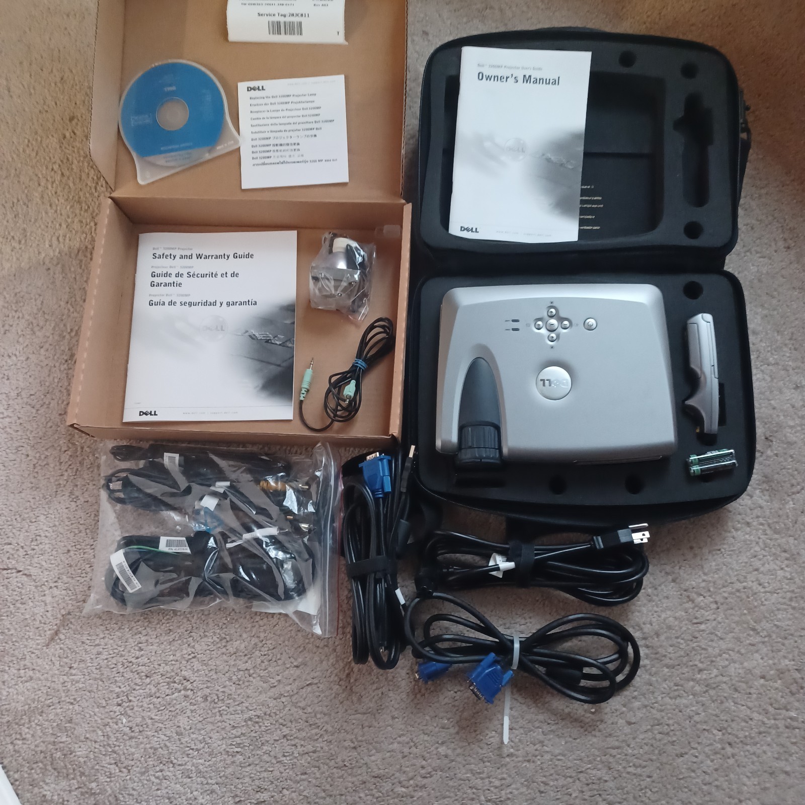 Dell 3200MP DLP Portable Front Projector w/ Carry Case, Remote & Extra Bulb!