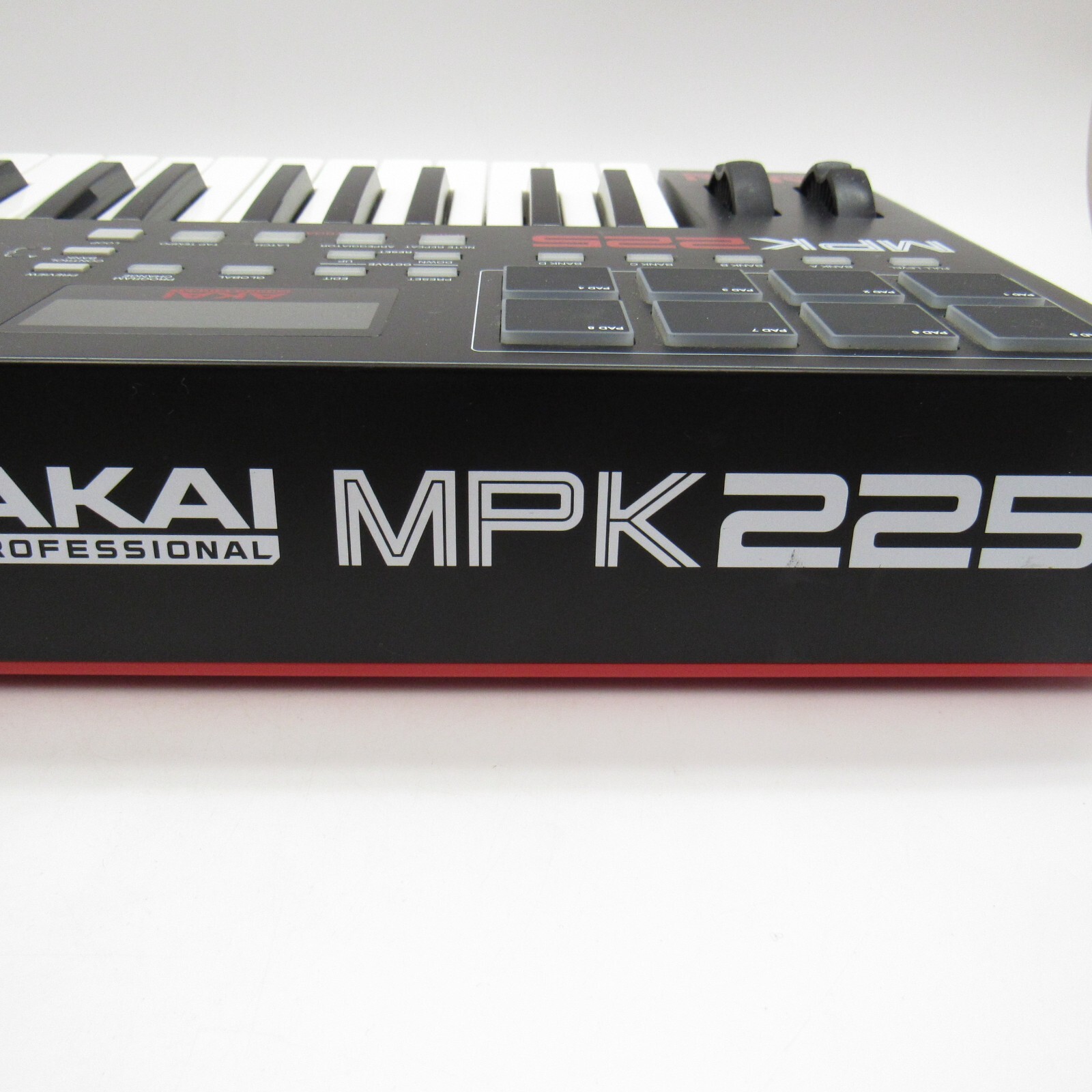 Akai Professional MPK225 25-Key USB MIDI Keyboard & Drum Pad Controller UNTESTED