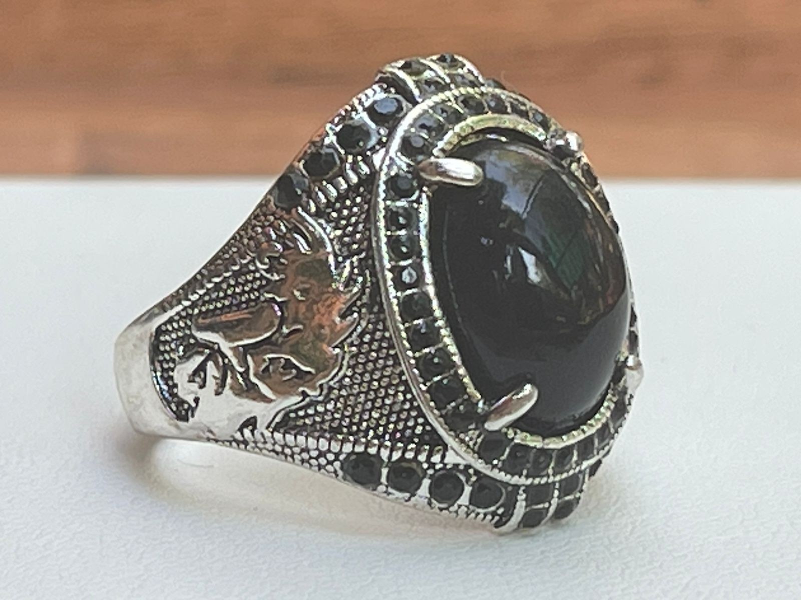 Men's ring with an eagle design and stones/yu145