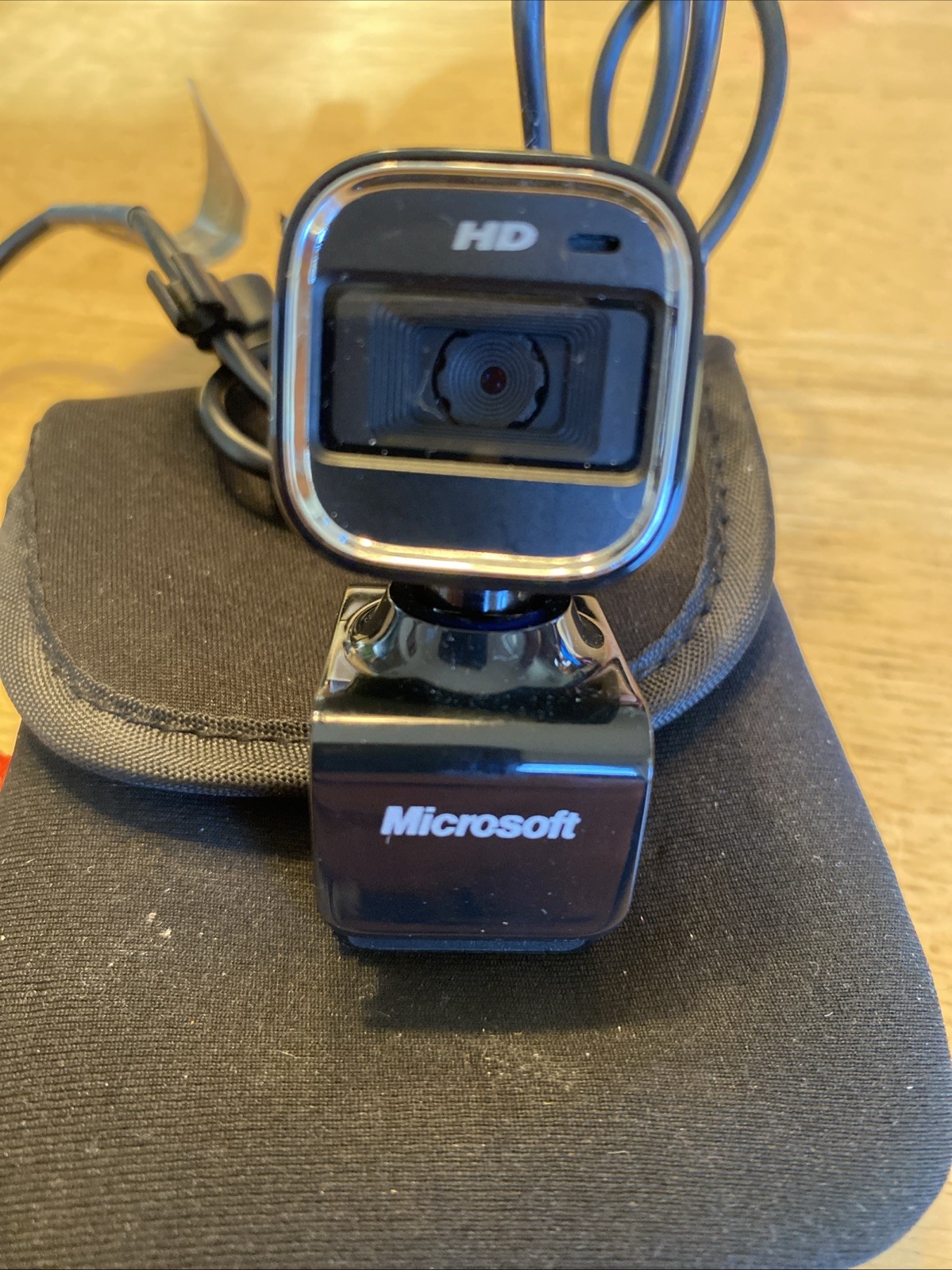 Microsoft LifeCam HD-6000 Webcam for Notebooks works w/ Messenger/Skype