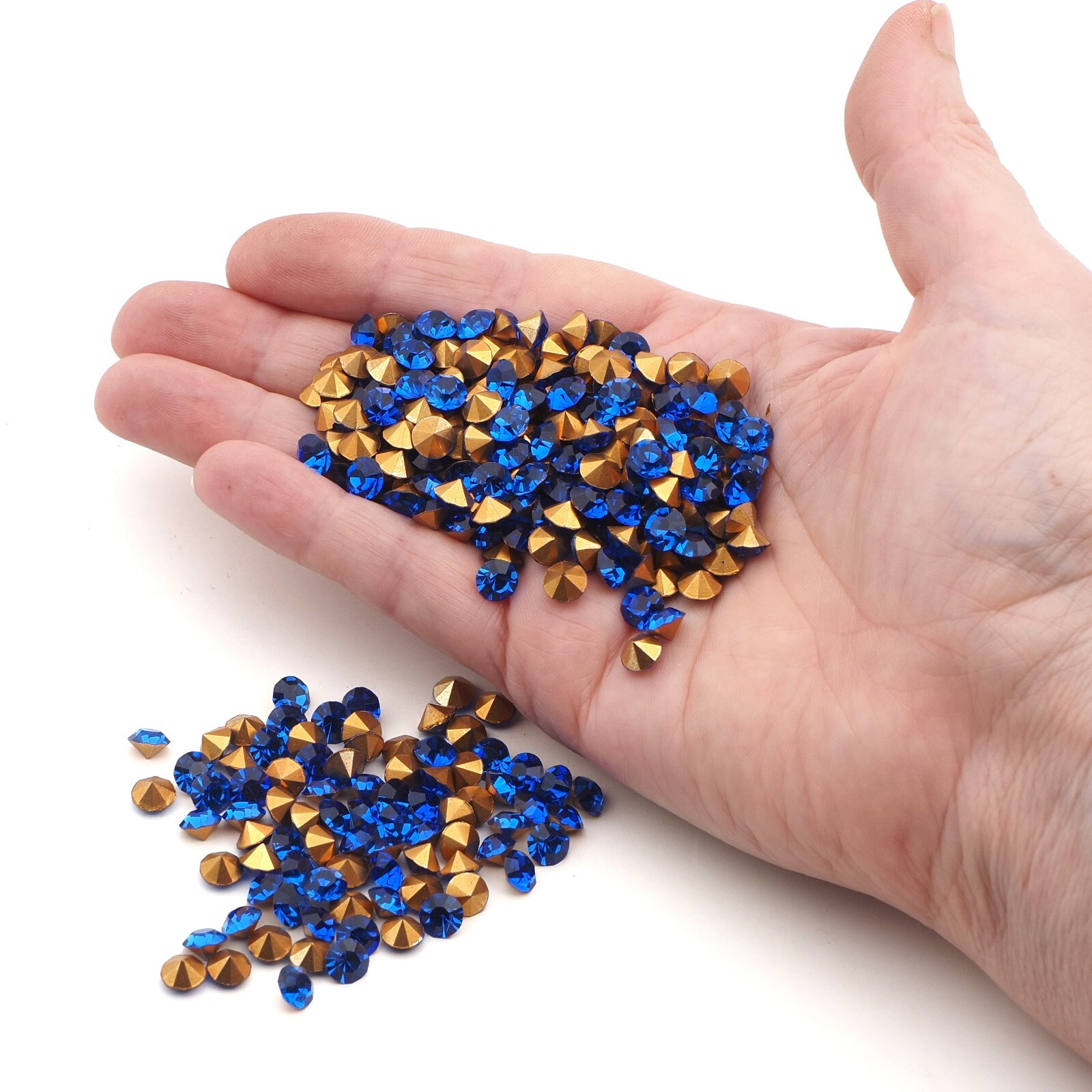 Lot bag 50g, 275pcs Czech vintage SS 32 sapphire blue faceted glass rhinestones