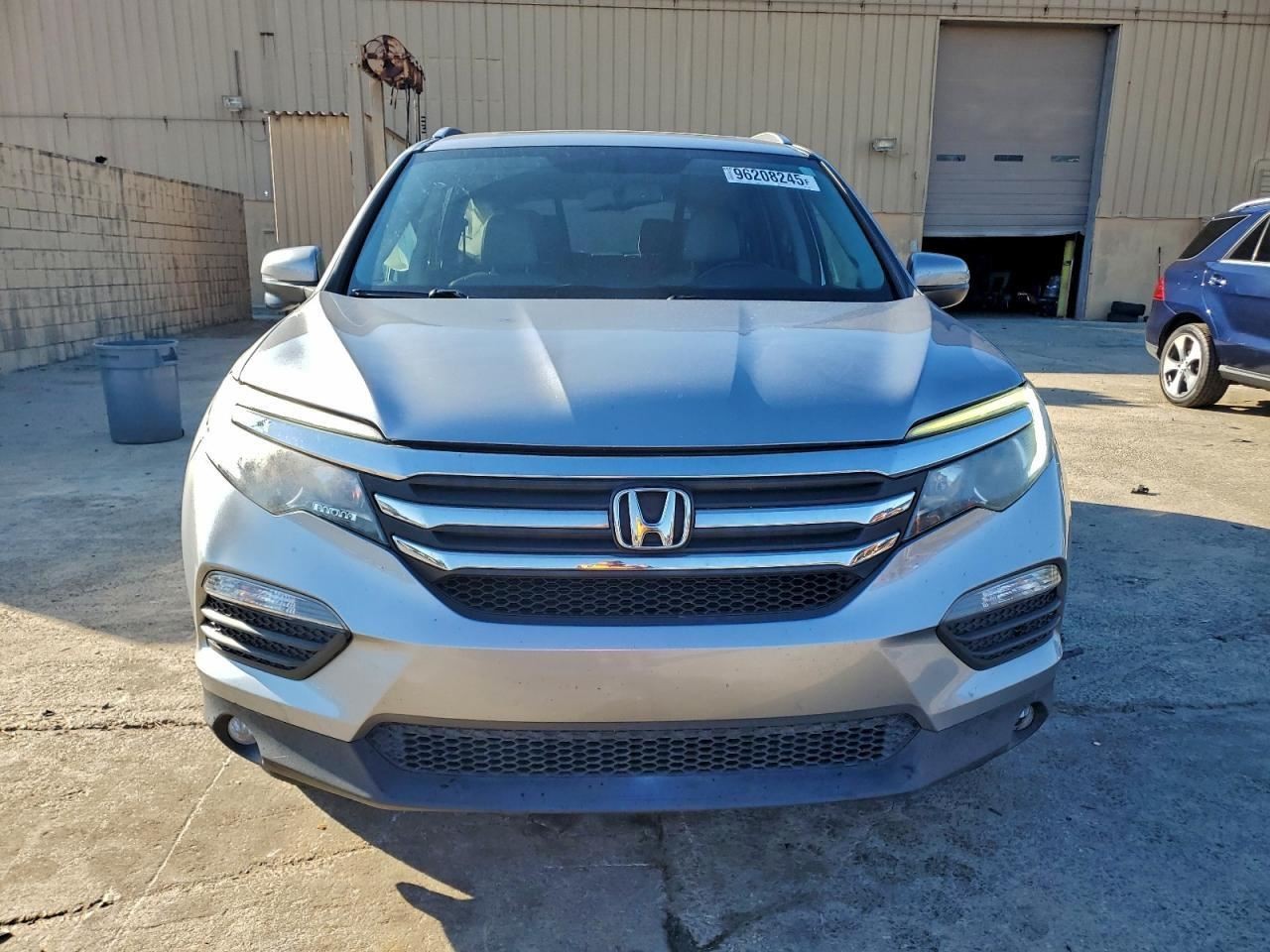 PILOT 2016 Glove Box 4993774