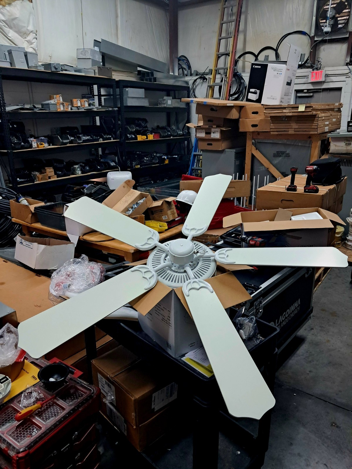 Ceiling Fan 52” + Lighting Kit RP MODEL 1052 White