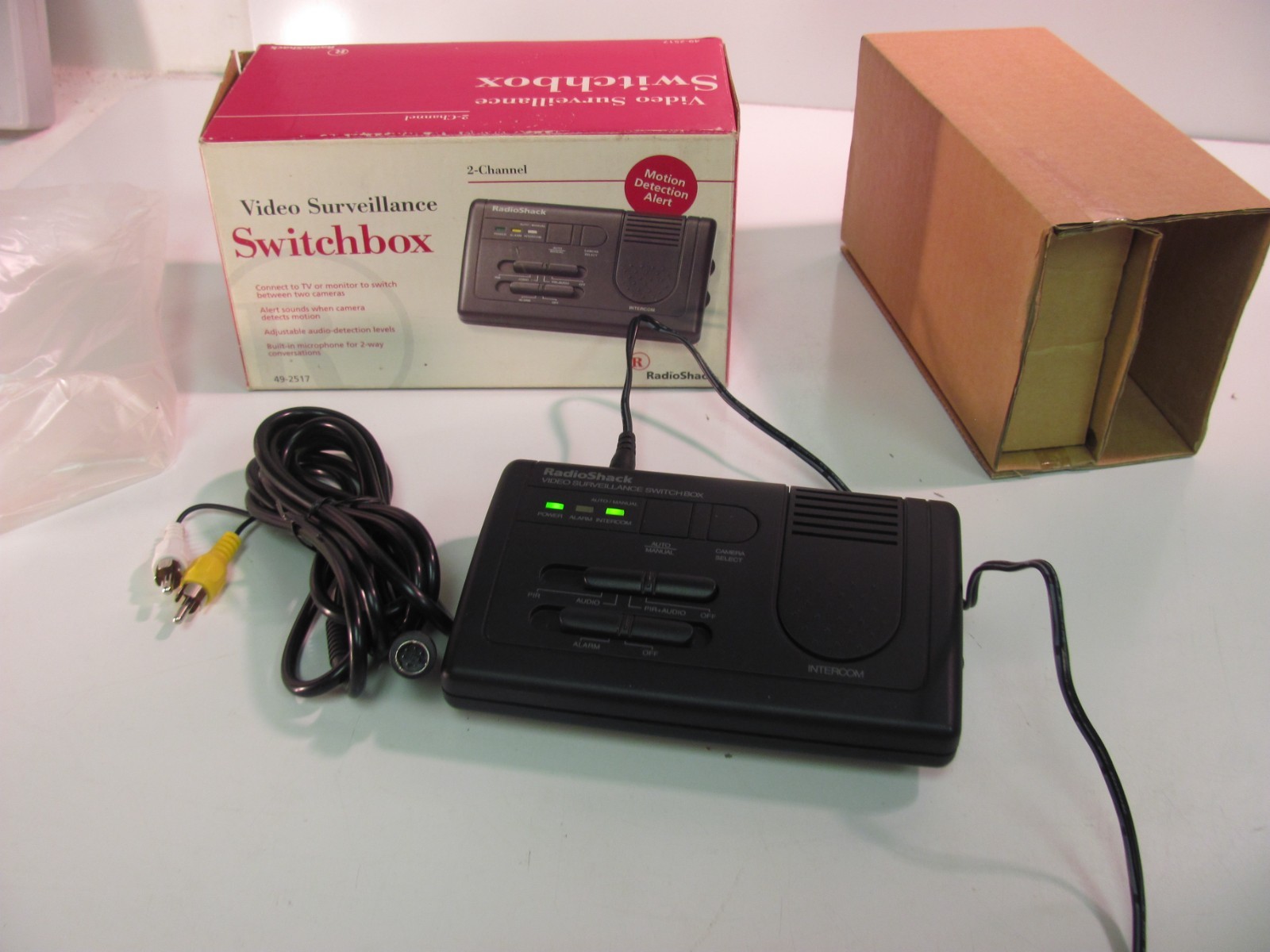 RadioShack Video Surveillance System Switchbox 2 channels, Cat No. 49-2517