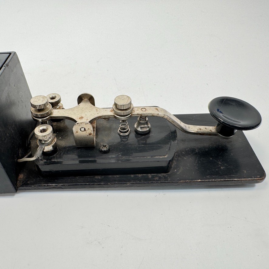 MFJ-557 Code Oscillator w/ Morse Code Telegraph Key on Metal Base